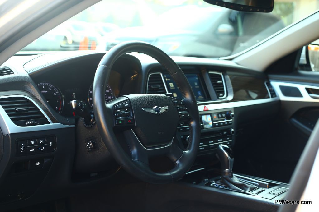 2017 Genesis G80 Image 47