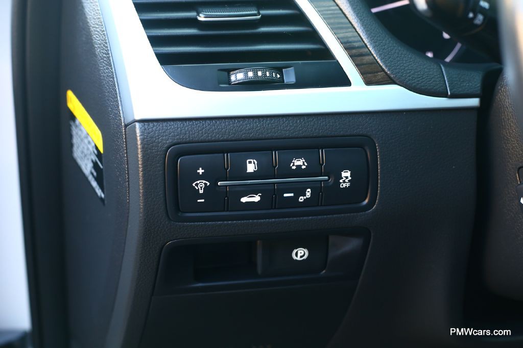 2017 Genesis G80 Image 49