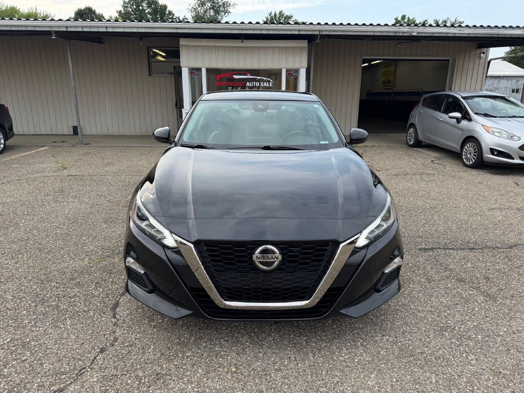 2022 Nissan Altima Image 2