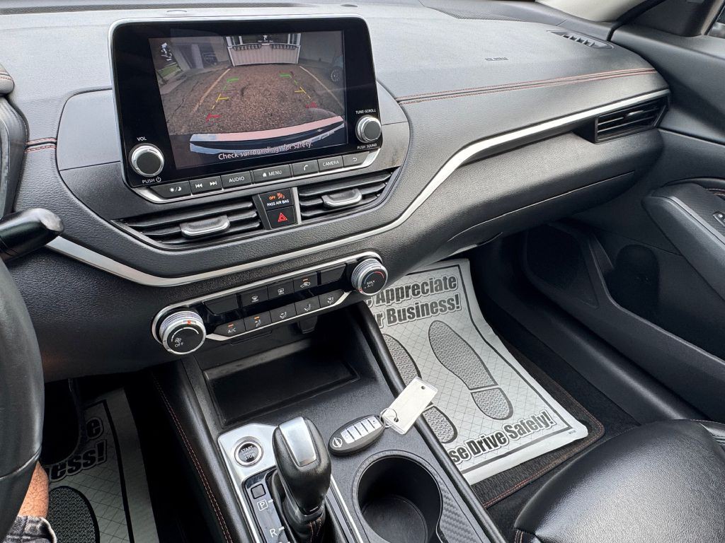2022 Nissan Altima Image 11
