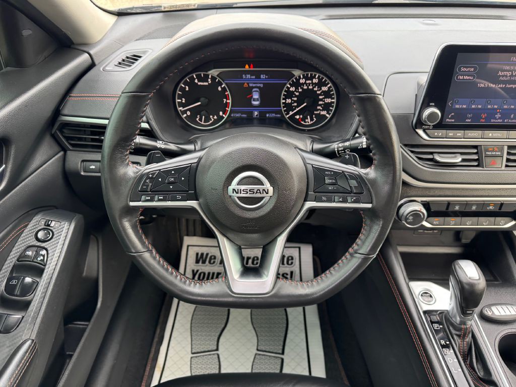 2022 Nissan Altima Image 13