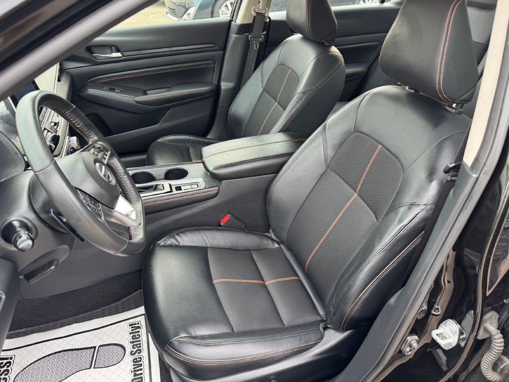 2022 Nissan Altima Image 16