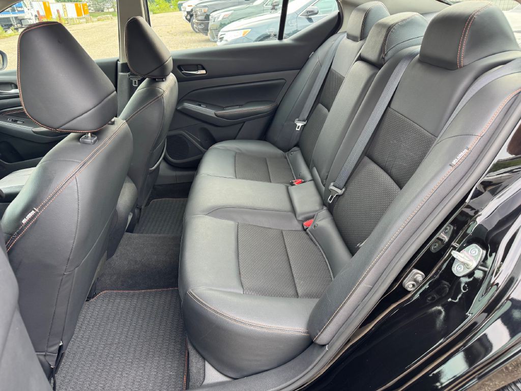 2022 Nissan Altima Image 18
