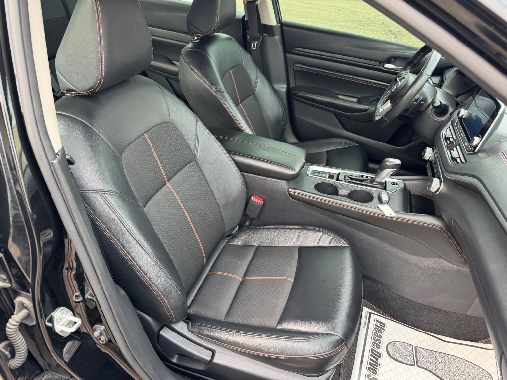 2022 Nissan Altima Image 19