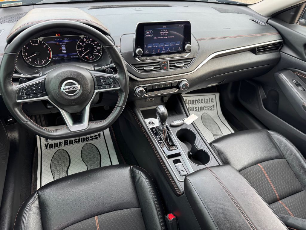 2022 Nissan Altima Image 21