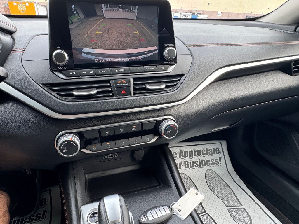 2022 Nissan Altima Image 22