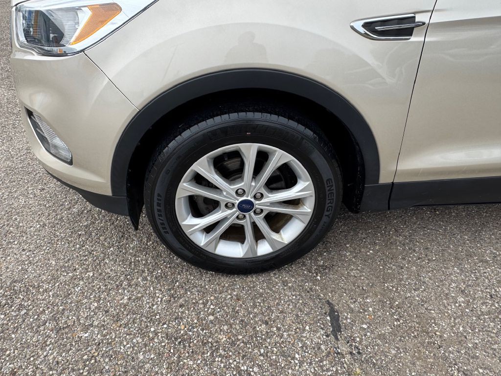2017 Ford Escape Image 9