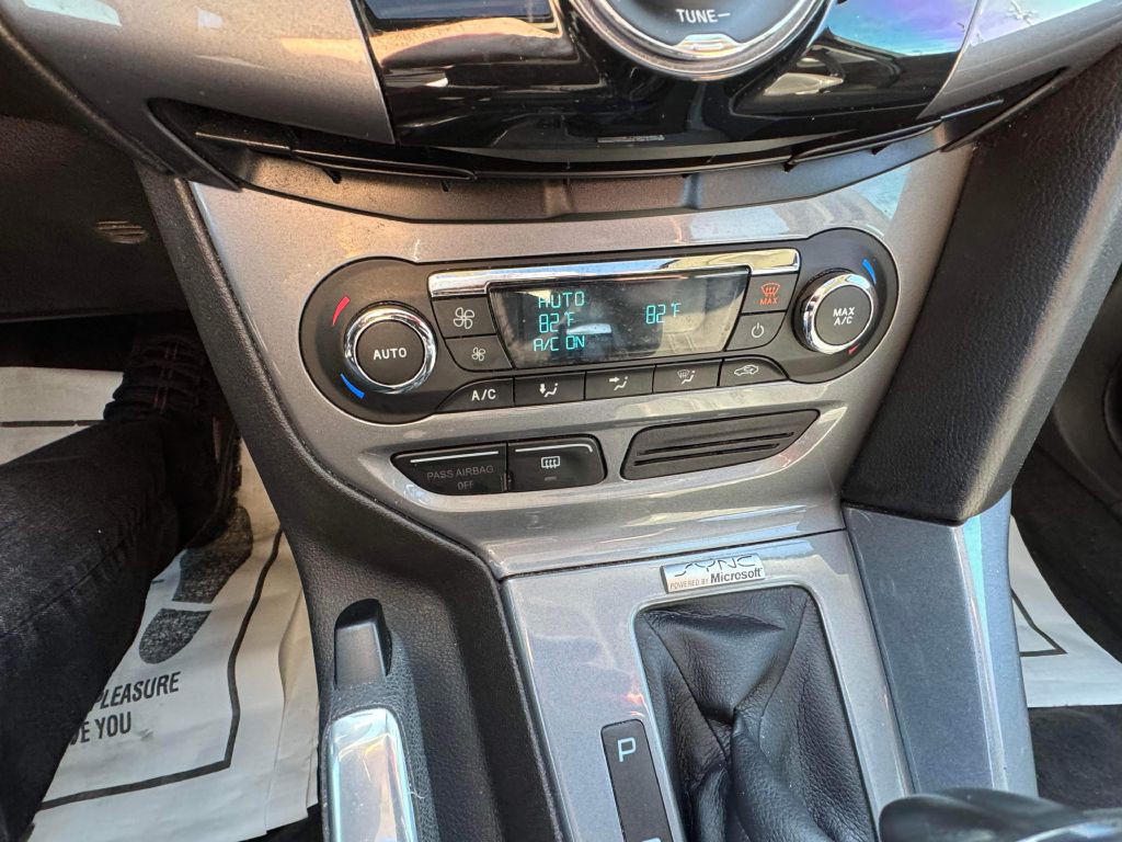 2012 Ford Focus Image 25