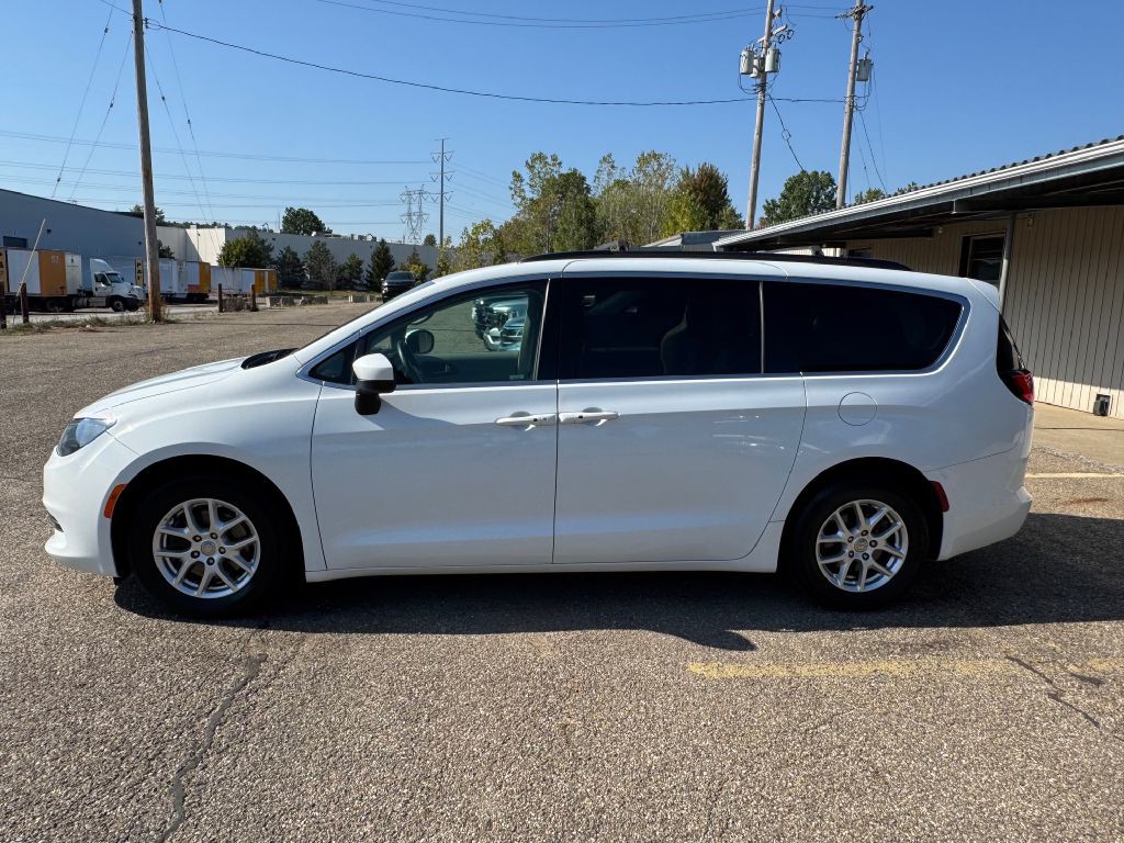 2020 Chrysler Voyager Image 5