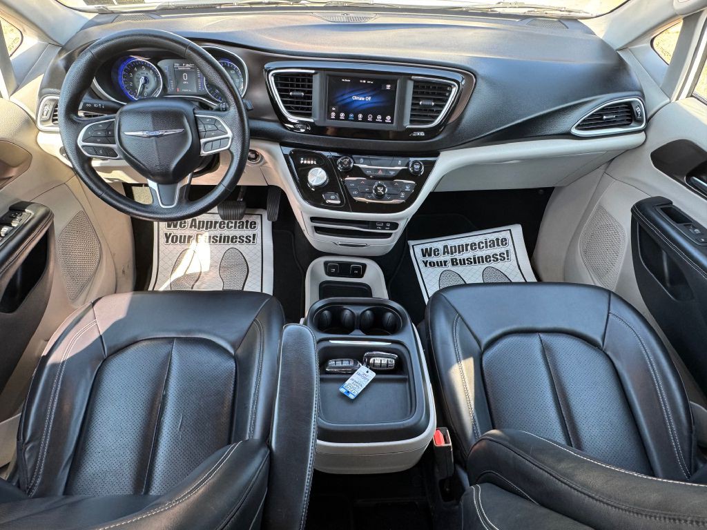 2020 Chrysler Voyager Image 14