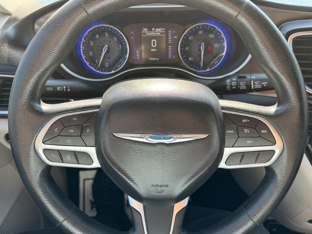 2020 Chrysler Voyager Image 16