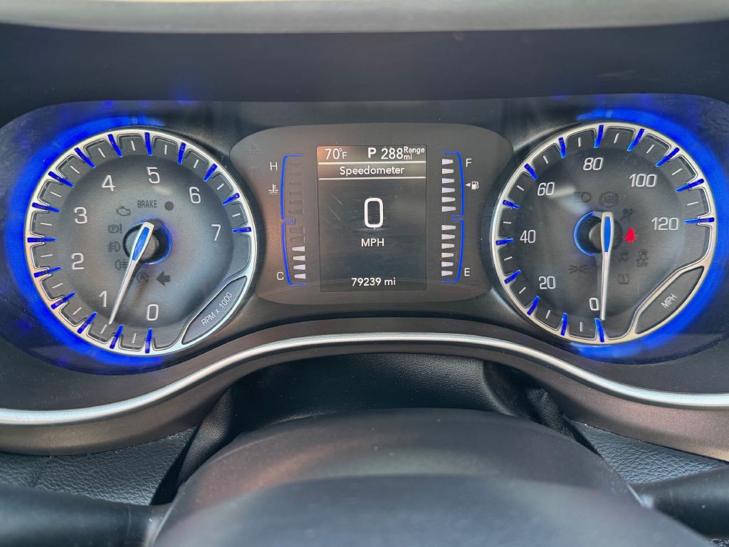 2020 Chrysler Voyager Image 17