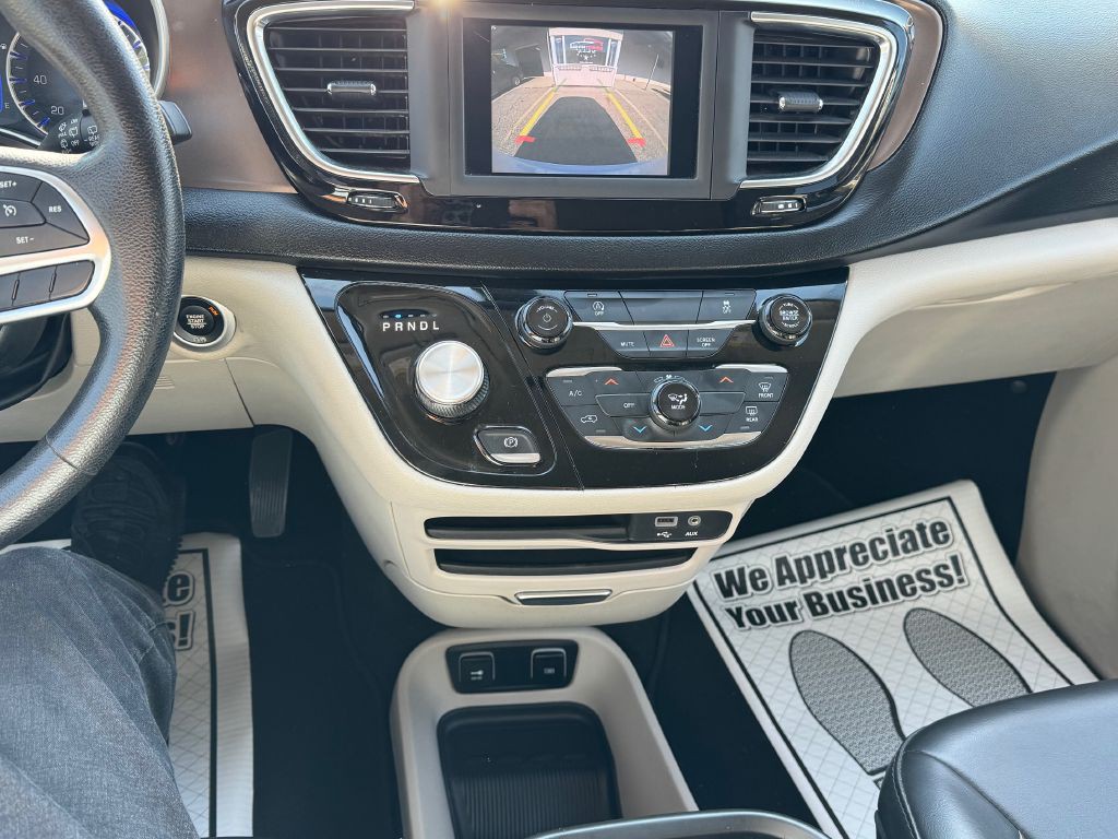 2020 Chrysler Voyager Image 18