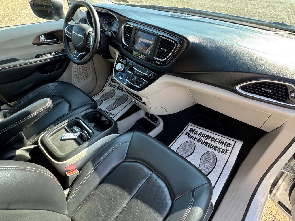 2020 Chrysler Voyager Image 20
