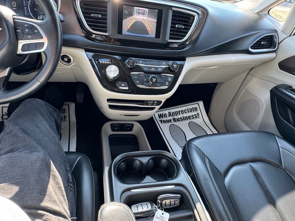 2020 Chrysler Voyager Image 22