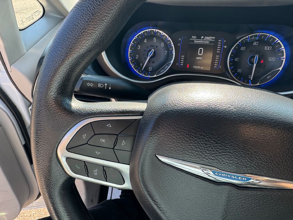 2020 Chrysler Voyager Image 26