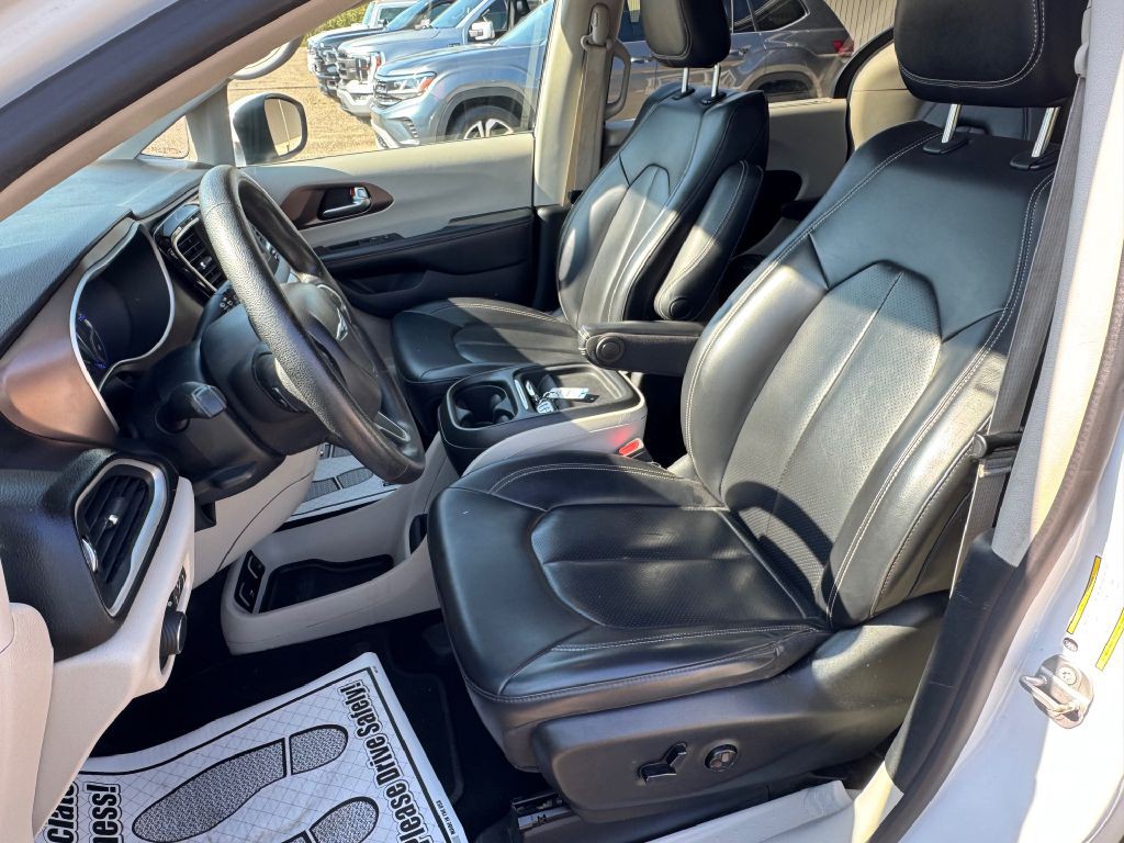 2020 Chrysler Voyager Image 31