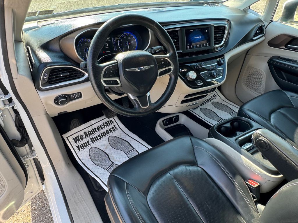 2020 Chrysler Voyager Image 32