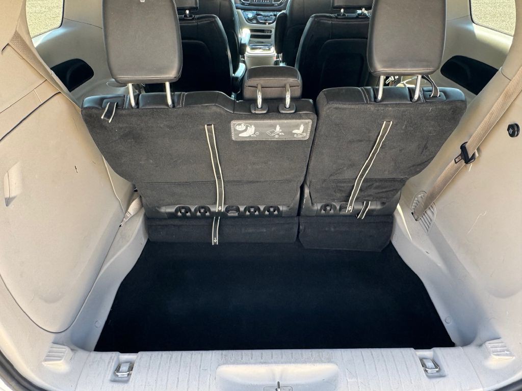 2020 Chrysler Voyager Image 38