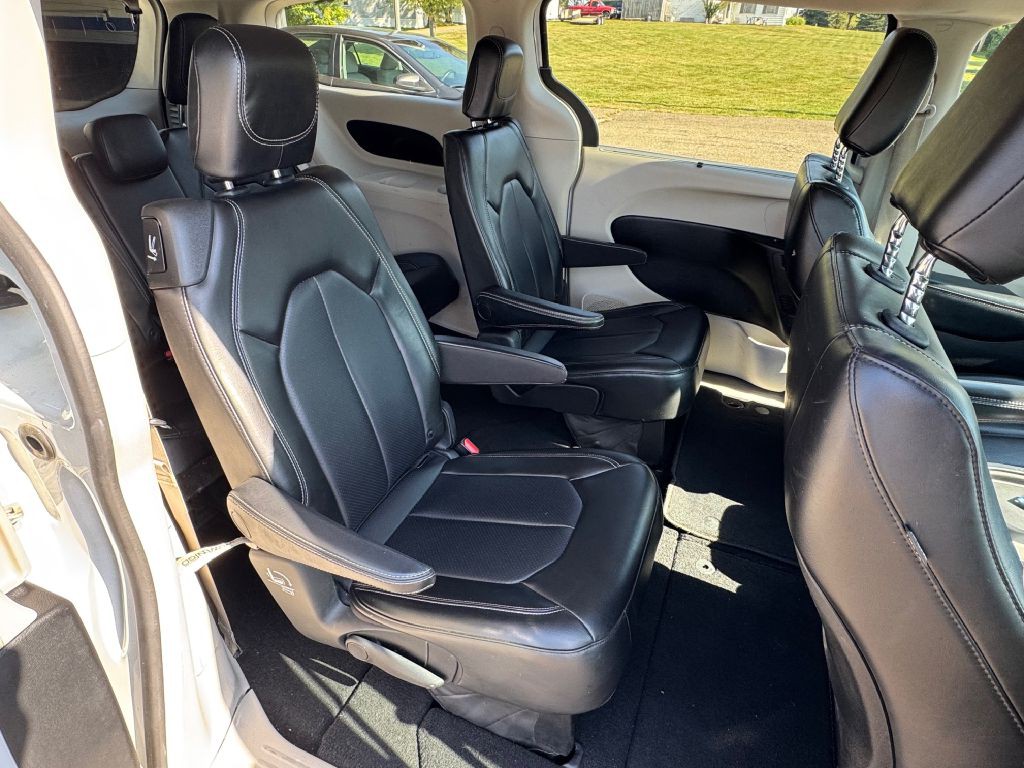 2020 Chrysler Voyager Image 42