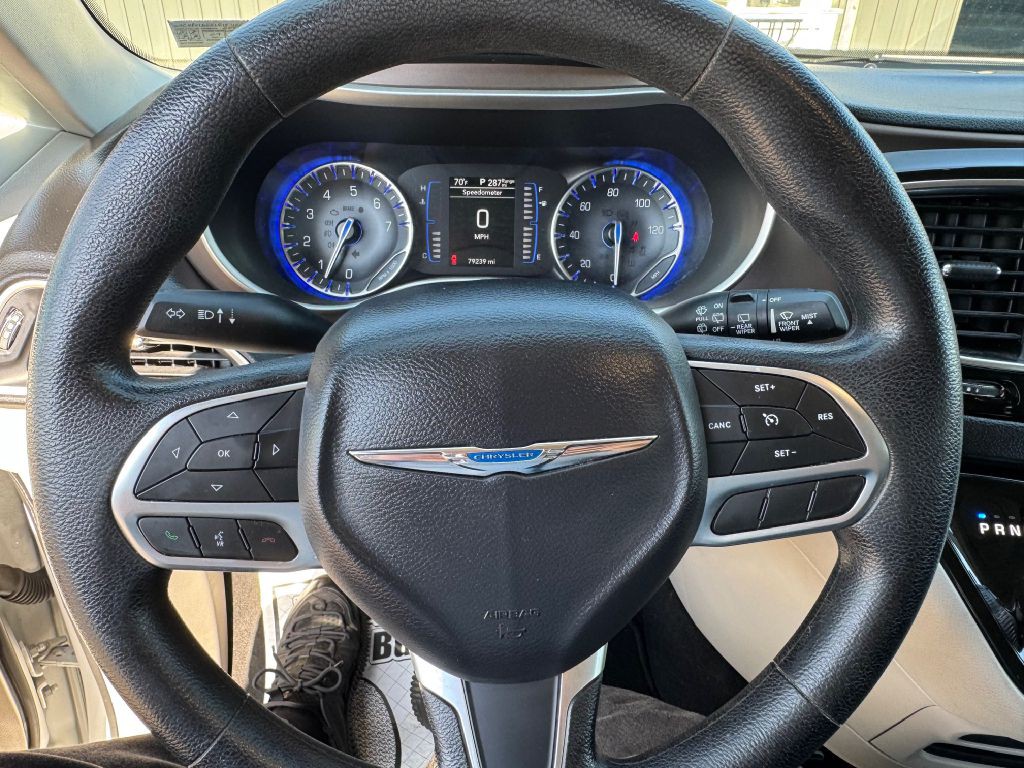 2020 Chrysler Voyager Image 43