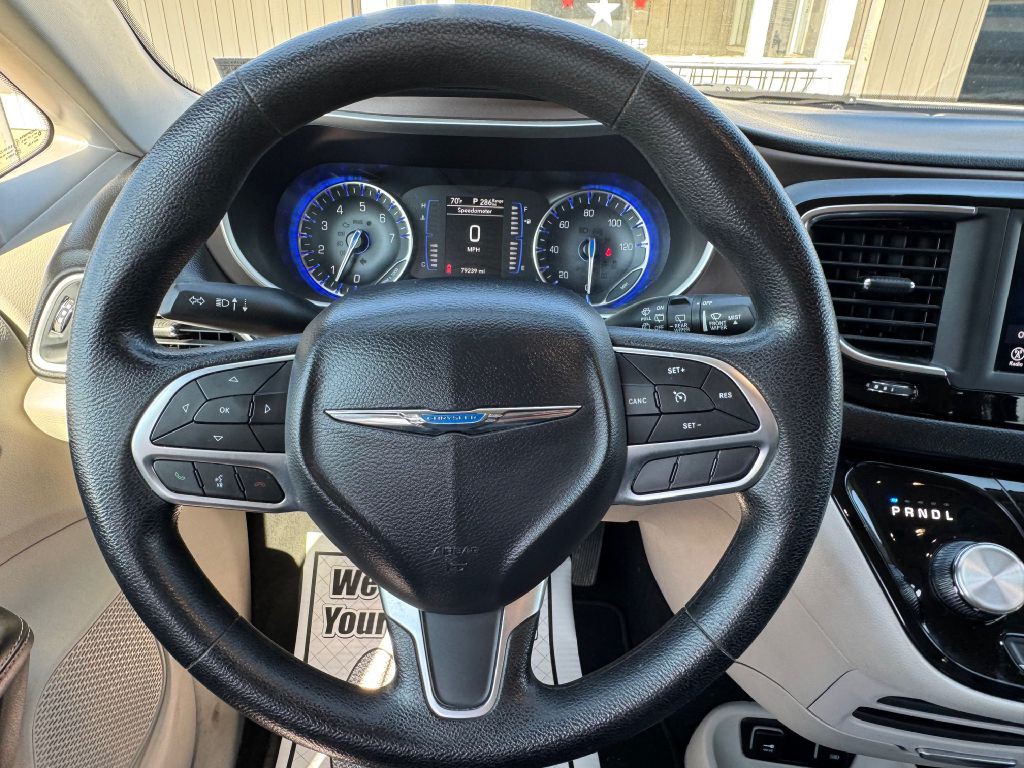 2020 Chrysler Voyager Image 45