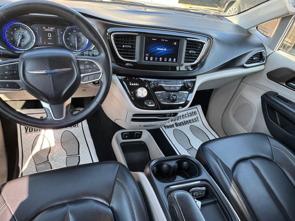 2020 Chrysler Voyager Image 46