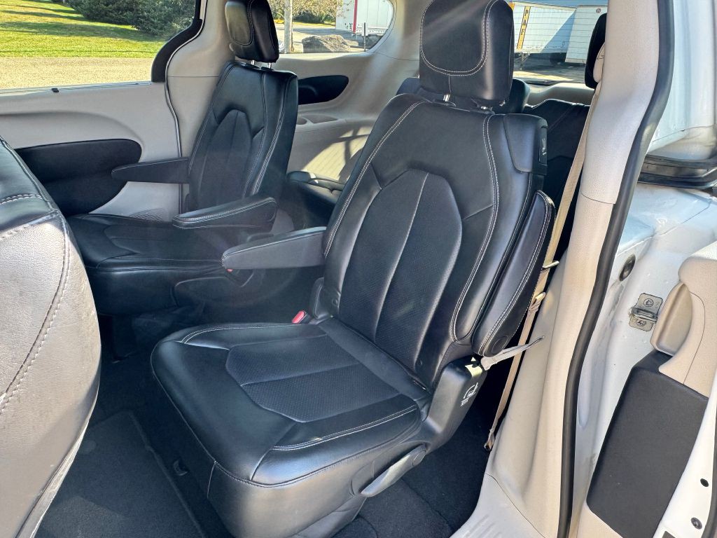 2020 Chrysler Voyager Image 48