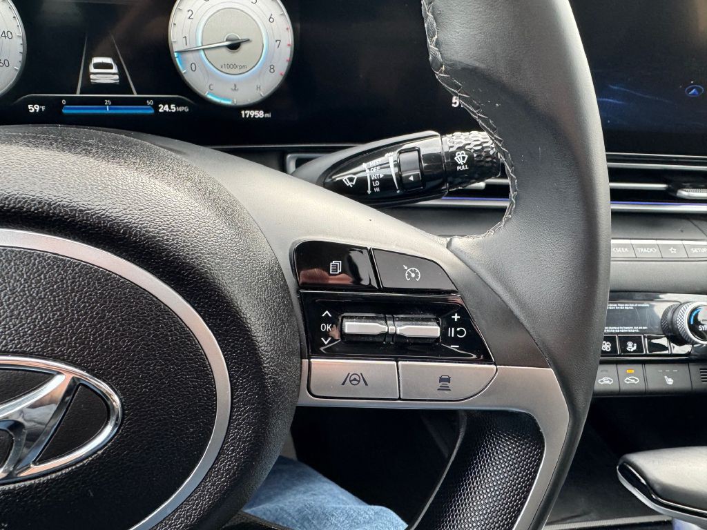 2021 Hyundai Elantra Image 24