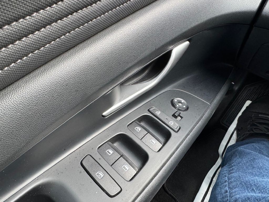 2021 Hyundai Elantra Image 28