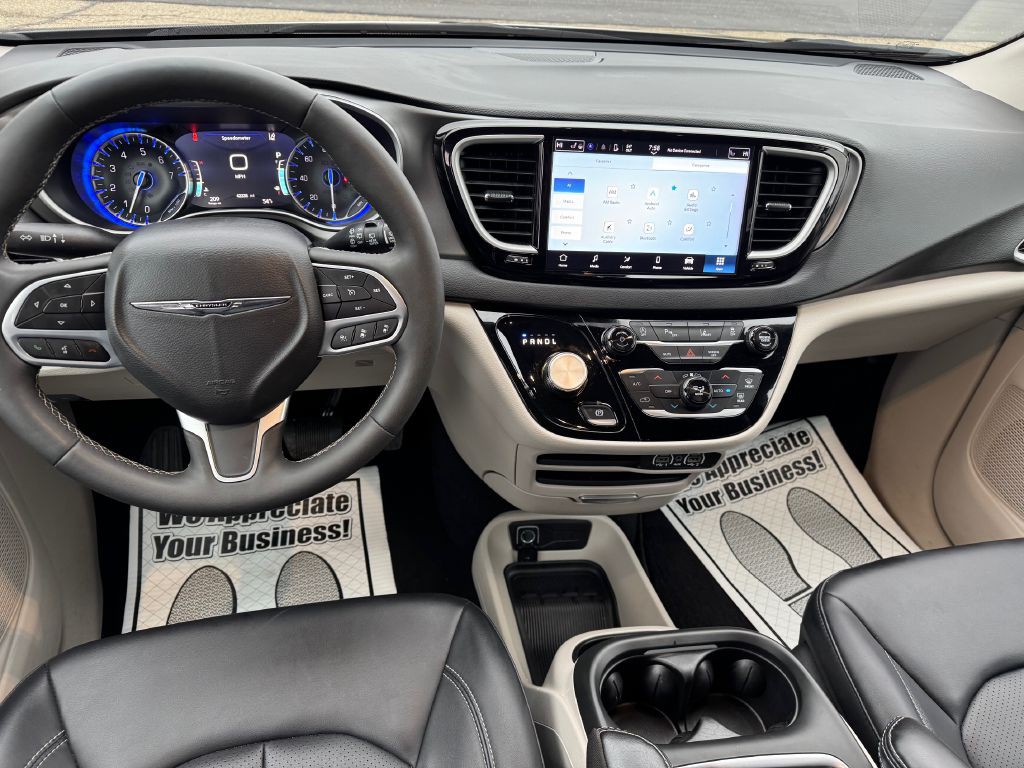 2024 Chrysler Pacifica Image 20