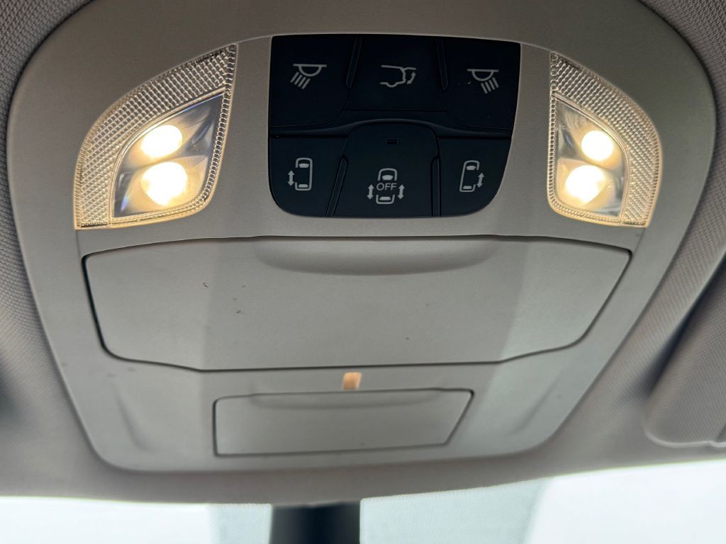 2024 Chrysler Pacifica Image 25