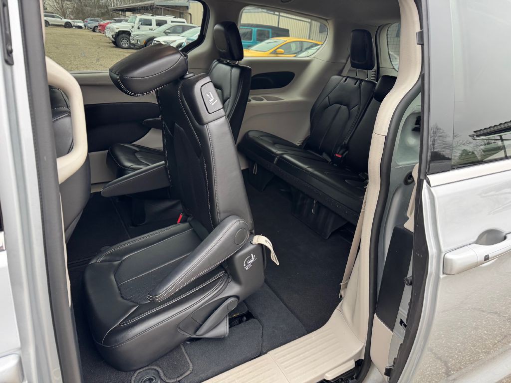 2024 Chrysler Pacifica Image 31