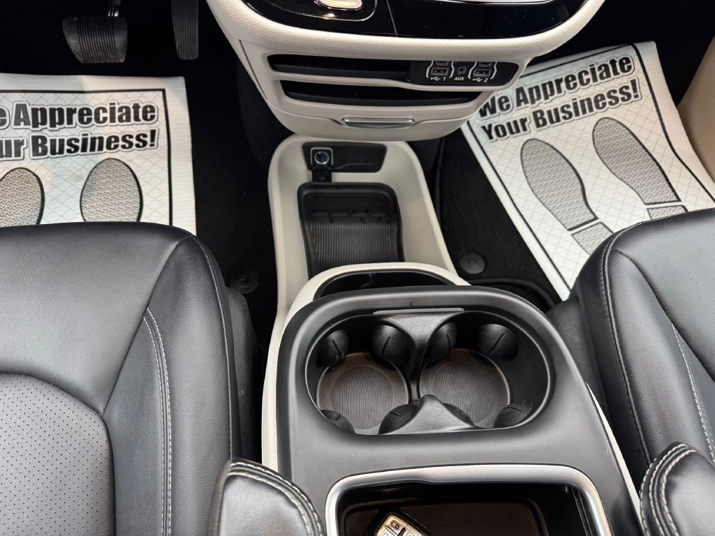 2024 Chrysler Pacifica Image 33