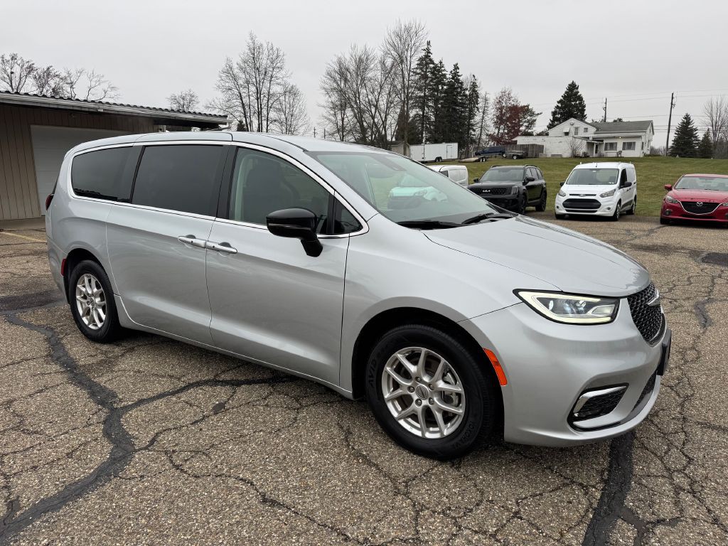 2024 Chrysler Pacifica Image 40