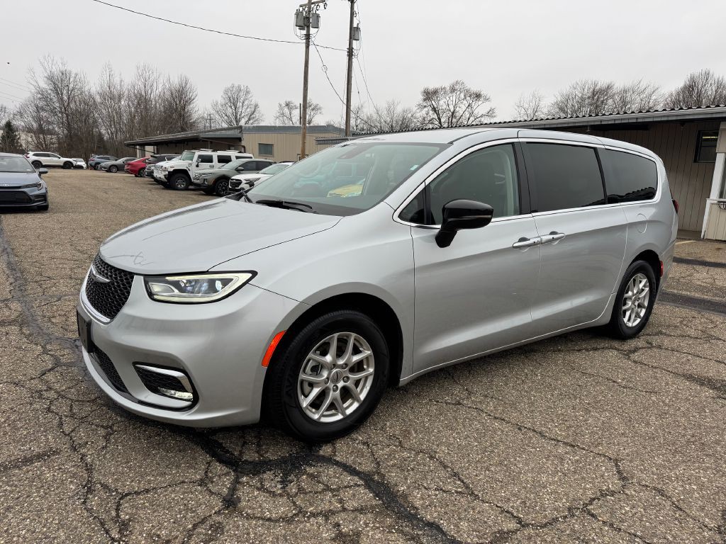 2024 Chrysler Pacifica Image 41