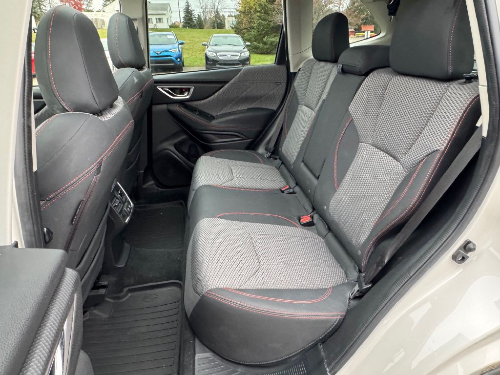 2021 Subaru Forester Image 12
