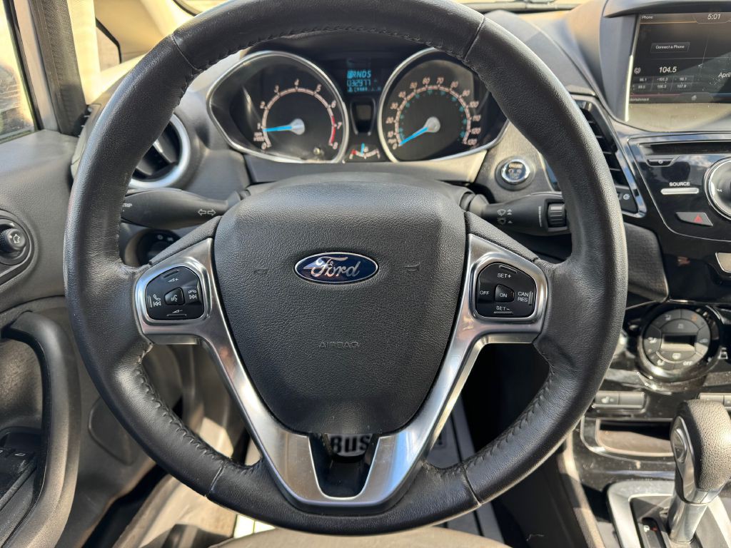 2015 Ford Fiesta Image 12