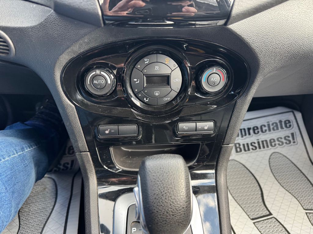 2015 Ford Fiesta Image 15
