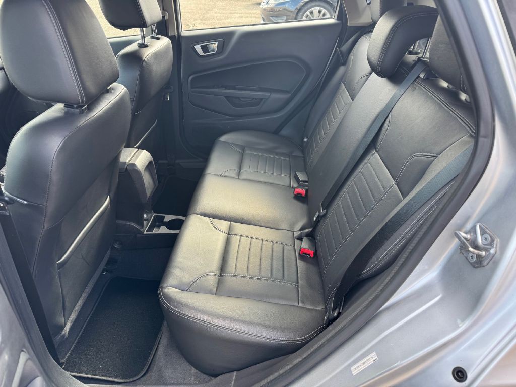 2015 Ford Fiesta Image 18