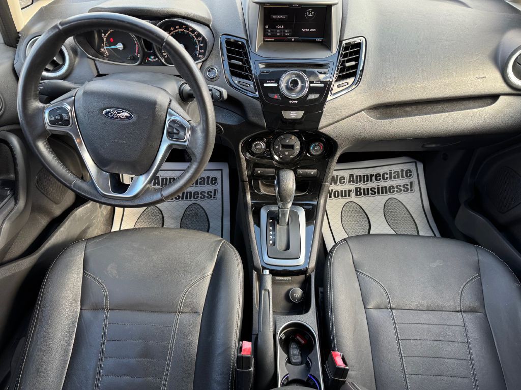 2015 Ford Fiesta Image 24