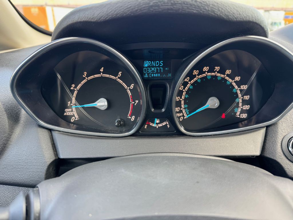 2015 Ford Fiesta Image 32