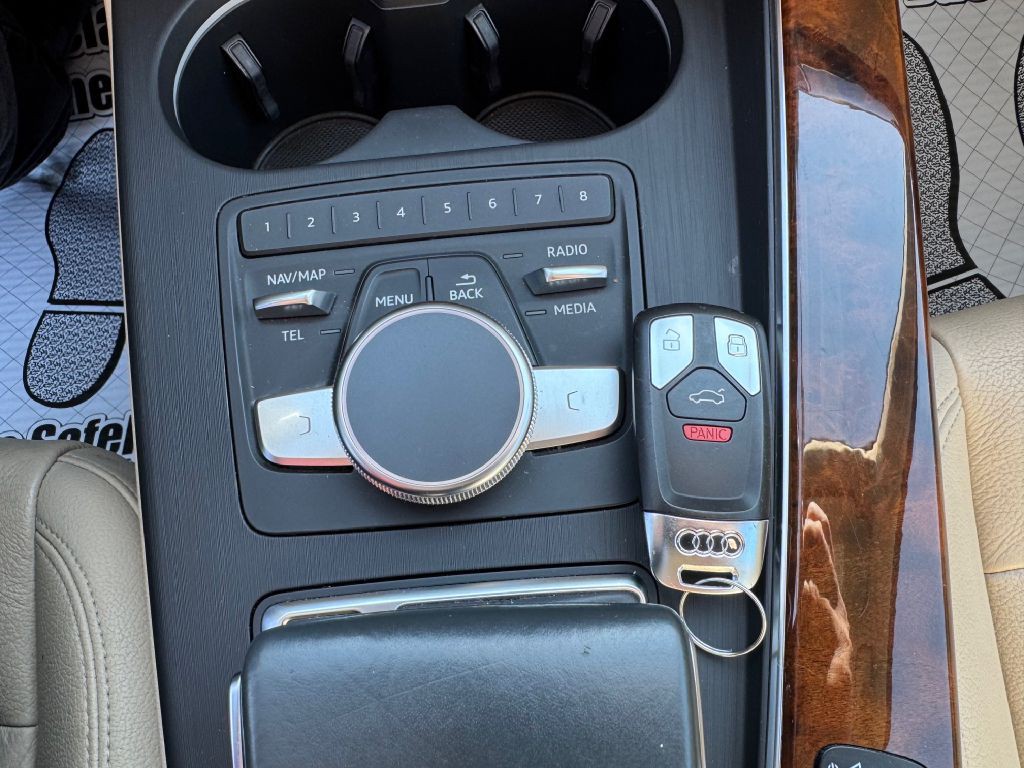 2017 Audi A4 Image 32