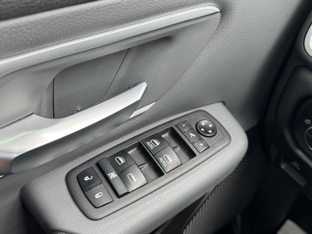 2021 RAM 1500 Image 28