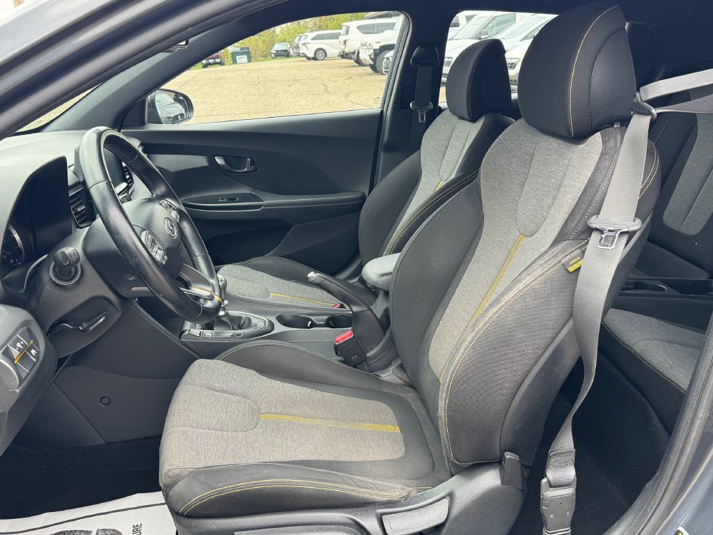 2019 Hyundai Veloster Image 11