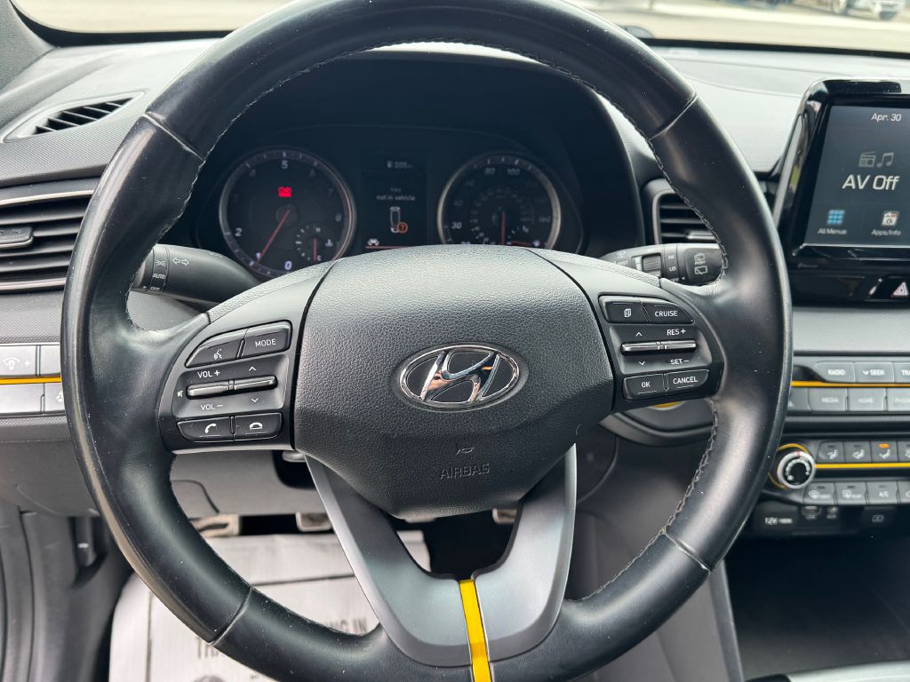 2019 Hyundai Veloster Image 13