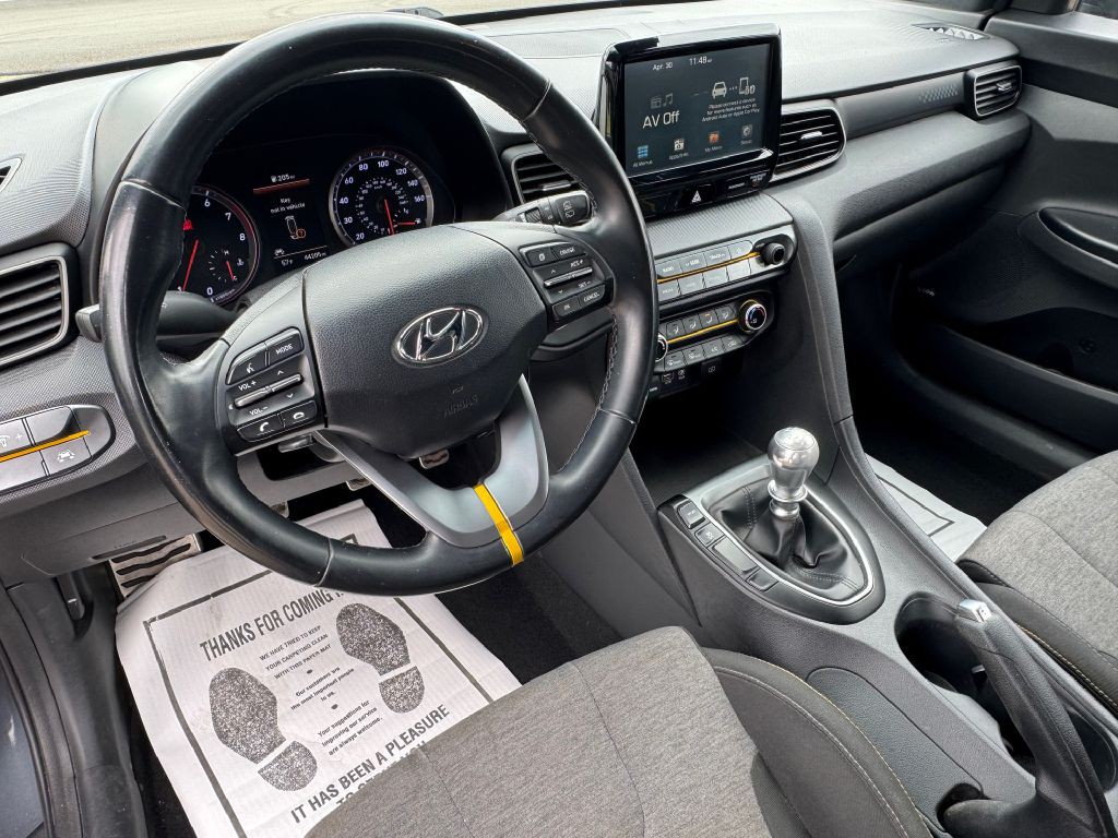 2019 Hyundai Veloster Image 18