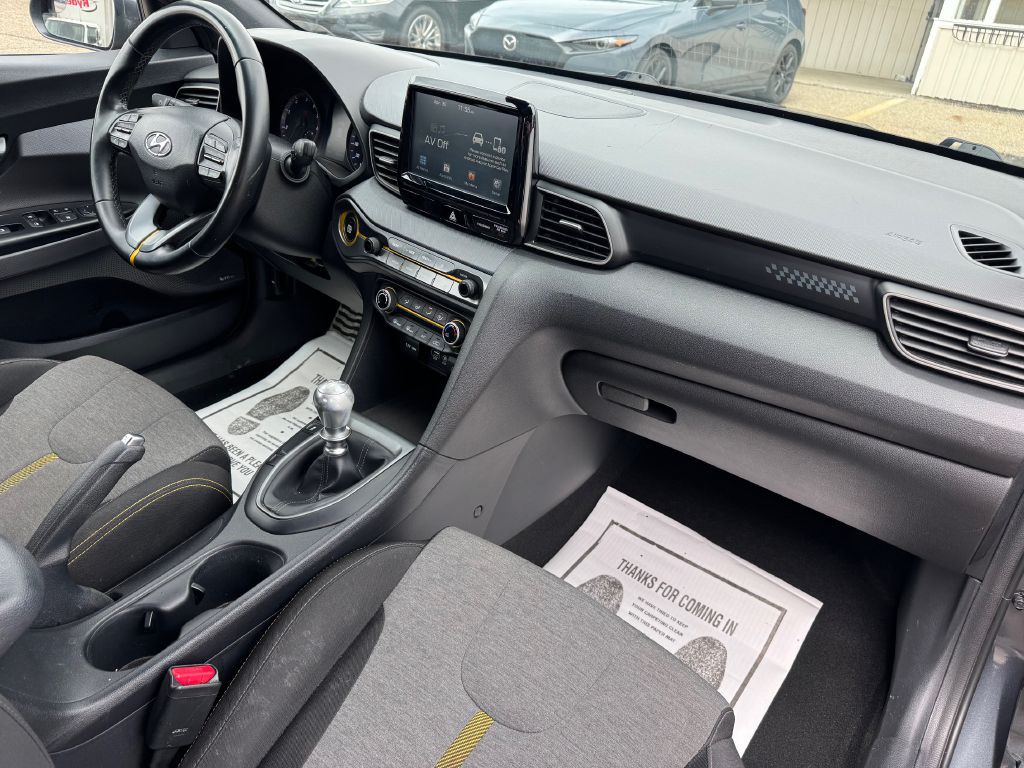 2019 Hyundai Veloster Image 19