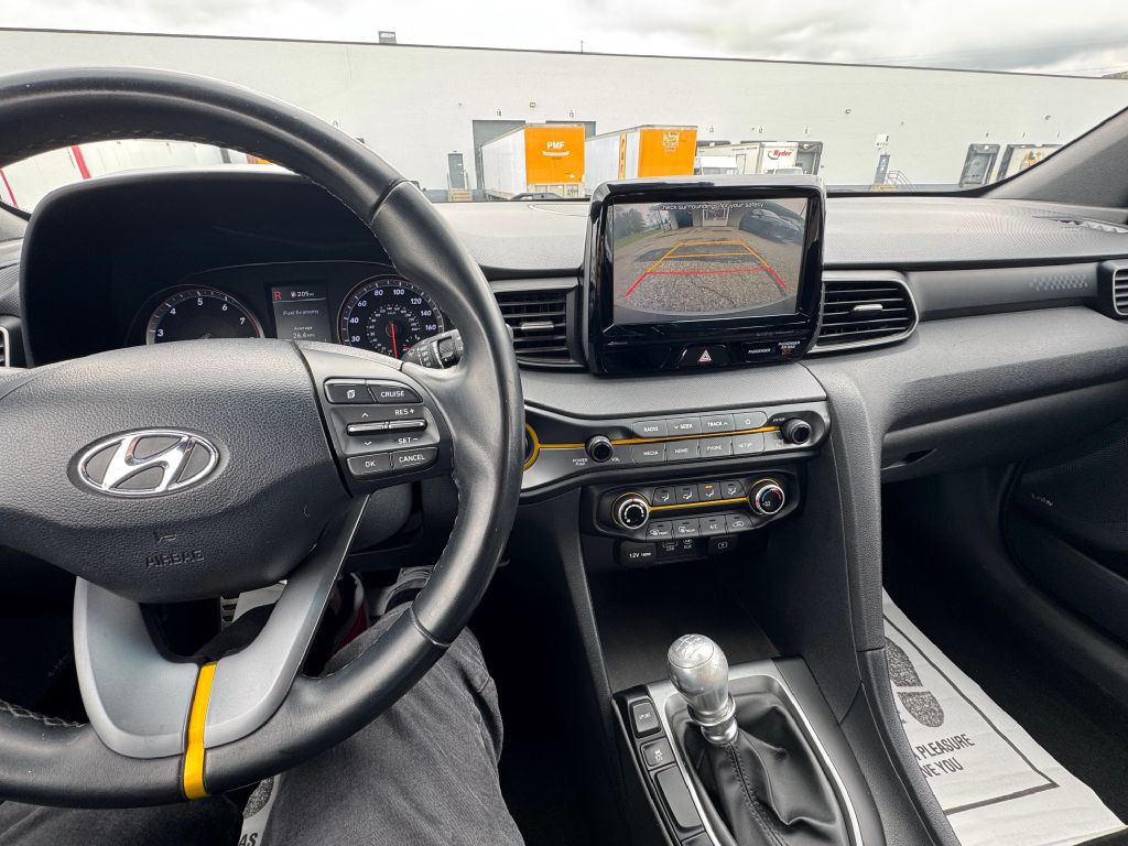 2019 Hyundai Veloster Image 22