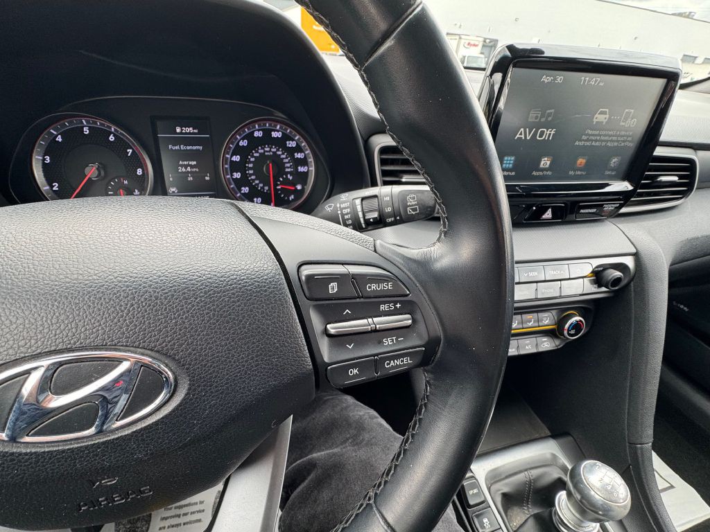 2019 Hyundai Veloster Image 23